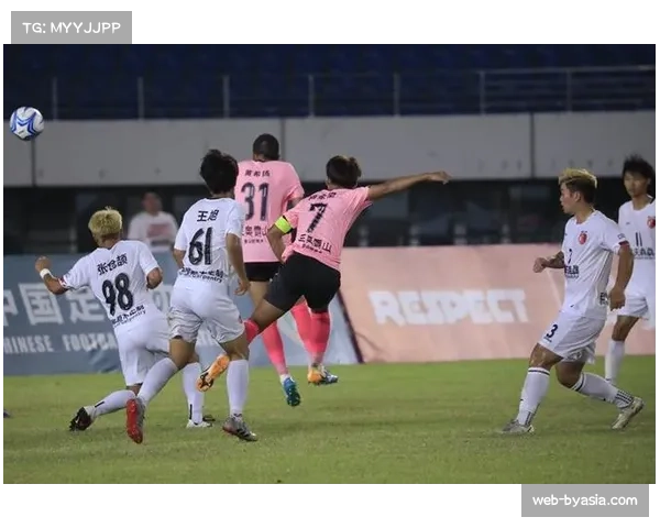 专业机构发布四月联赛报告:传中后第二点争夺成功率成新指标